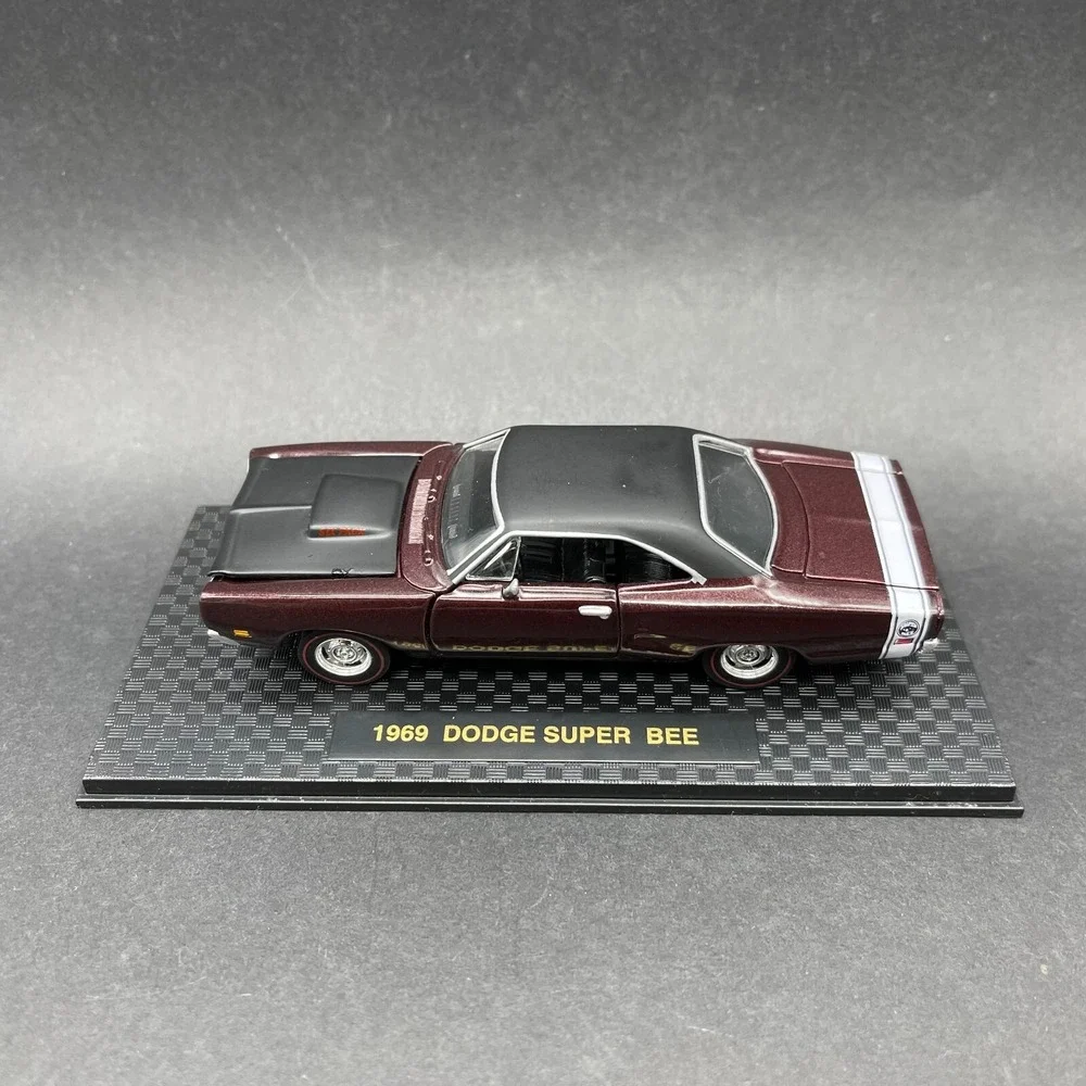 Road Champions 30th Anniversary 1969 '69‎ Dodge Superbee Car Maroon Diecast 1/43